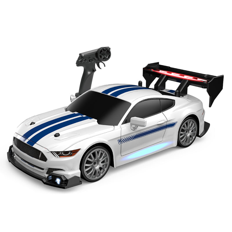 2.4GHz Uzaktan Kumandal? Drift Arabas? 1:24 30KM/H Y¨¹ksek H?zl? Drift Uzaktan Kumandal? 4WD Ara? ?n I??klar, Alt I??klar, Arka Kanat I??klar?/De?i?tirilebilir Tekerlekler